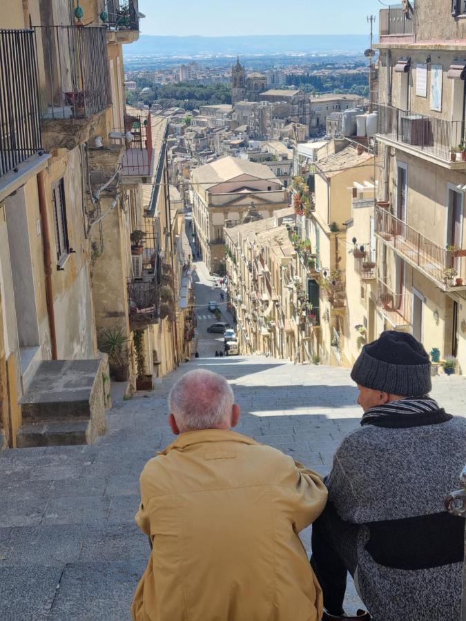 La Scalinata Home Apartment Caltagirone Esterno foto